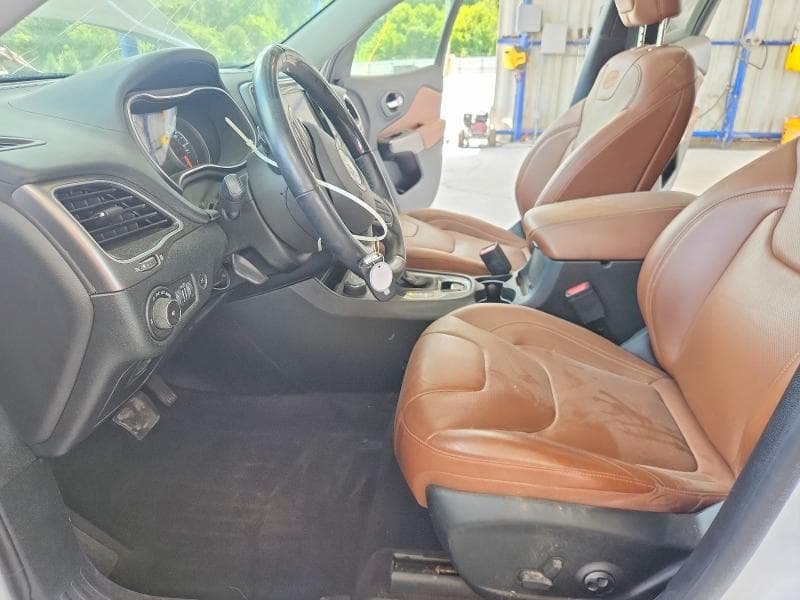 2019 JEEP CHEROKEE OVERLAND 7
