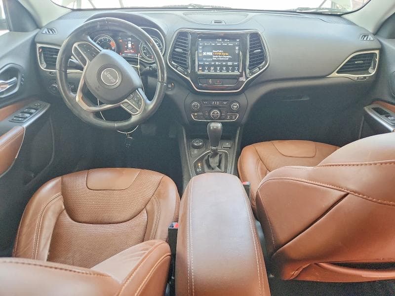 2019 JEEP CHEROKEE OVERLAND 8