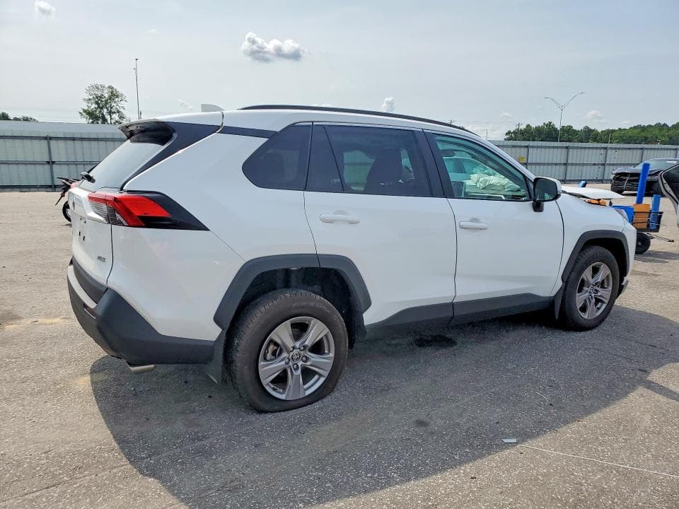 2025 TOYOTA RAV4 XLE XLE 3