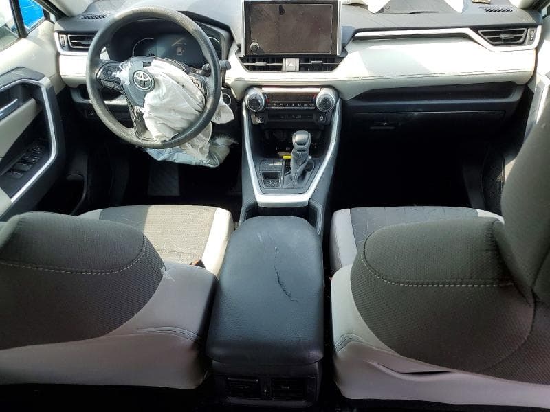 2025 TOYOTA RAV4 XLE XLE 8