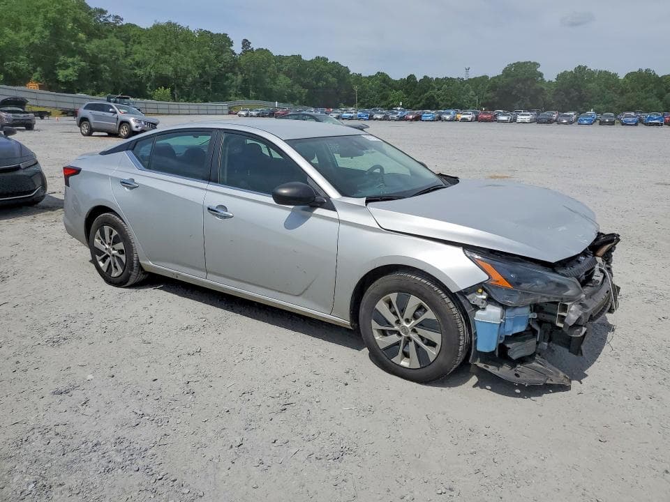 2024 NISSAN ALTIMA S 4