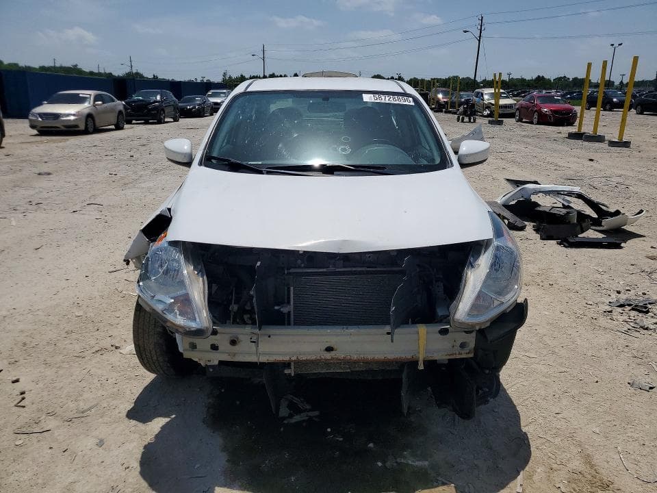 2019 NISSAN VERSA SV 5