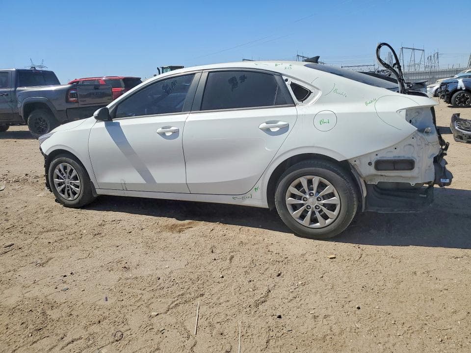 2022 KIA FORTE FE 2