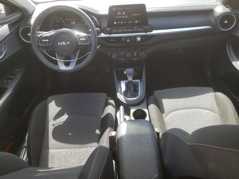 2022 KIA FORTE FE 8