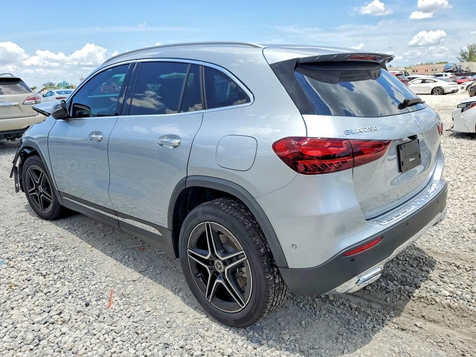 2026 MERCEDES-BENZ GLA 250 2