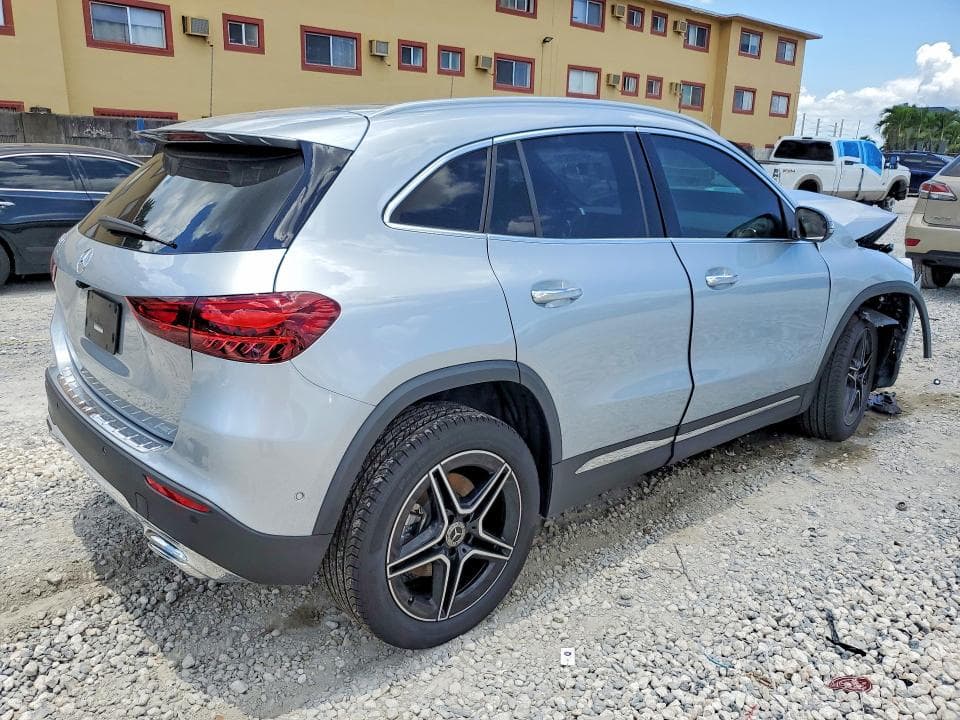 2026 MERCEDES-BENZ GLA 250 3