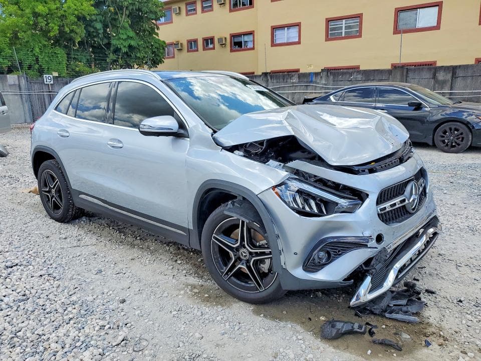 2026 MERCEDES-BENZ GLA 250 4