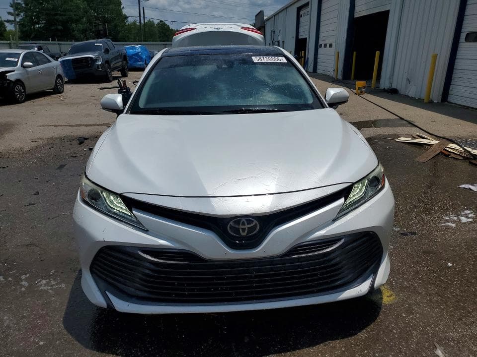 2019 TOYOTA CAMRY XLE 5