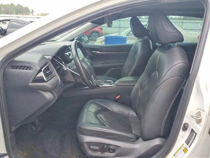 2019 TOYOTA CAMRY XLE 7