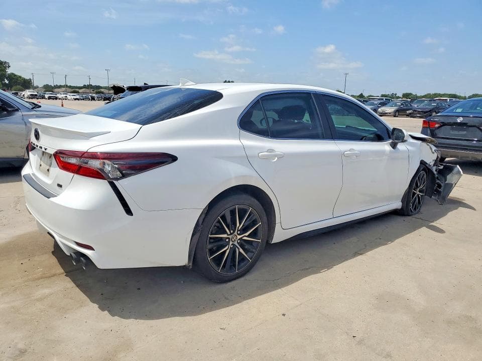 2024 TOYOTA CAMRY SE 3