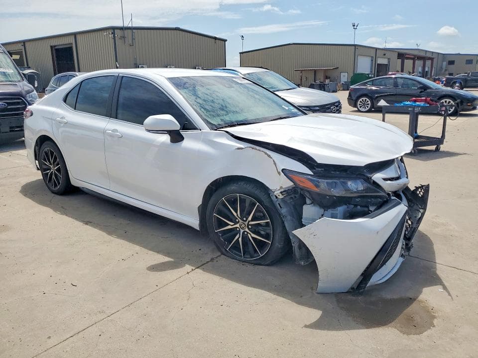 2024 TOYOTA CAMRY SE 4