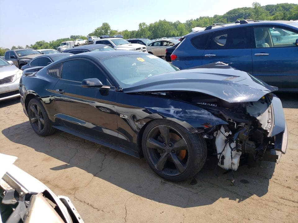 2019 FORD MUSTANG 4