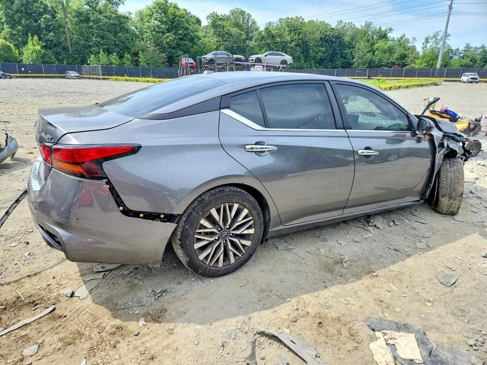 2023 NISSAN ALTIMA SV 3