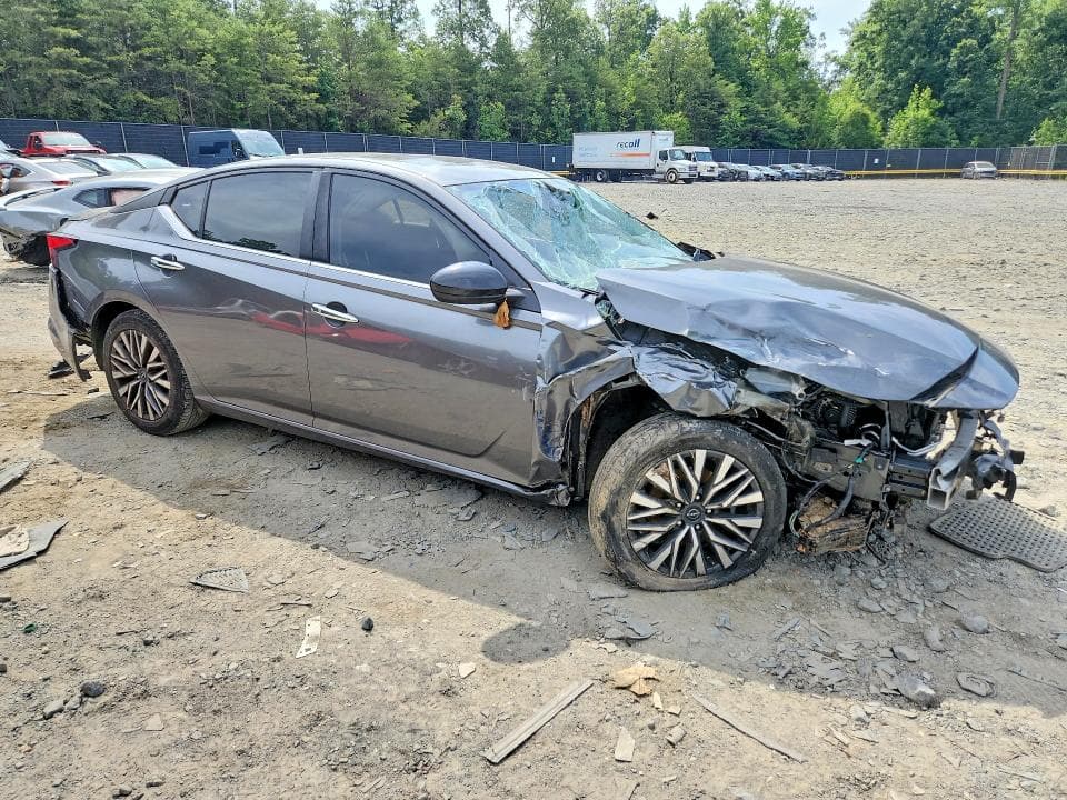 2023 NISSAN ALTIMA SV 4