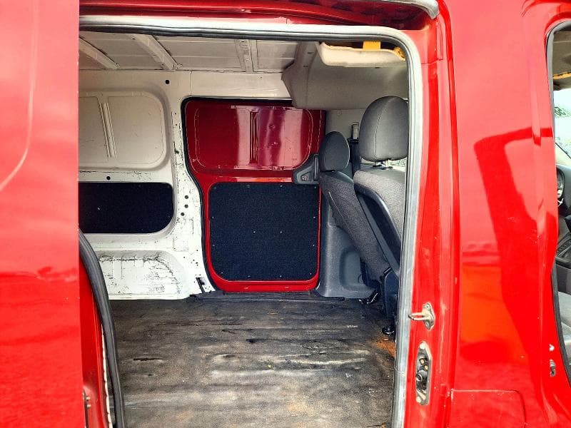 2017 NISSAN NV200 SV 11