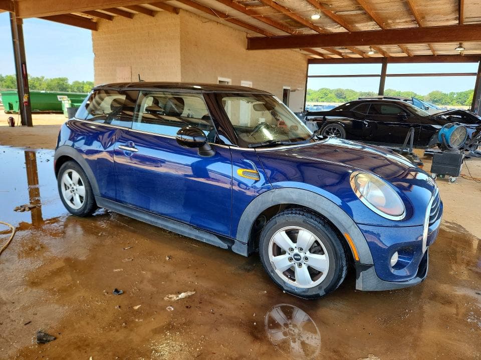 2017 MINI COOPER 4