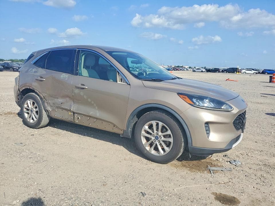 2020 FORD ESCAPE SE 4