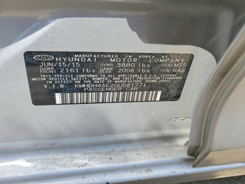 2016 HYUNDAI ELANTRA SE 13