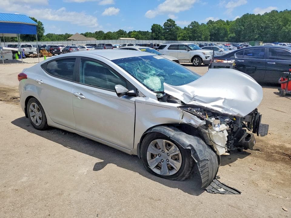 2016 HYUNDAI ELANTRA SE 4