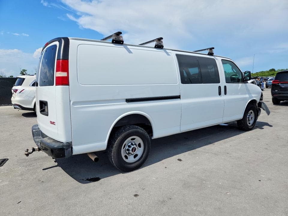 2017 GMC SAVANA G2500 3