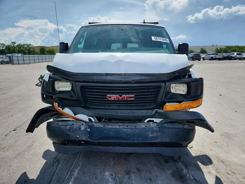 2017 GMC SAVANA G2500 5