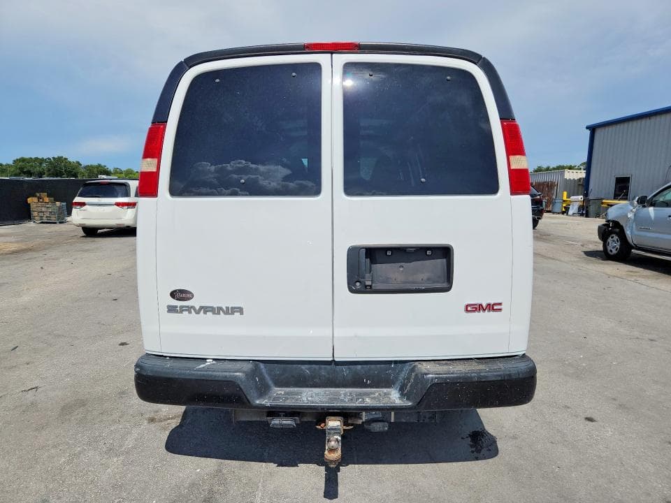 2017 GMC SAVANA G2500 6