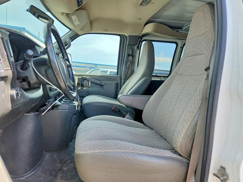 2017 GMC SAVANA G2500 7