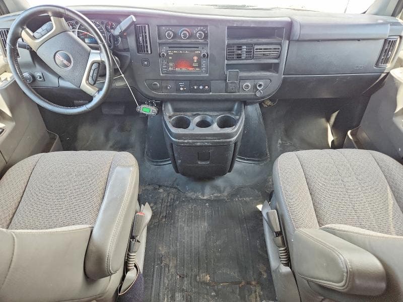 2017 GMC SAVANA G2500 8