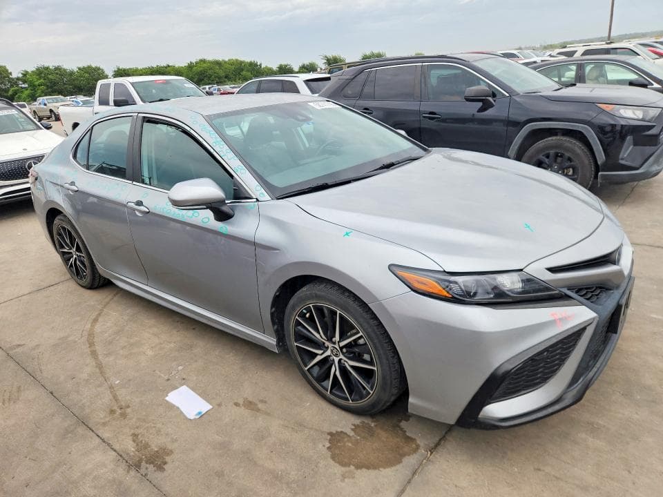 2022 TOYOTA CAMRY HYBRID SE SE 4
