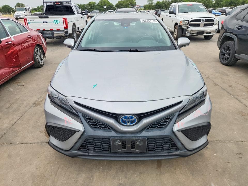 2022 TOYOTA CAMRY HYBRID SE SE 5