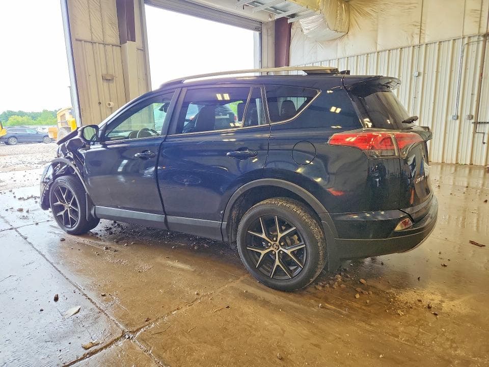 2018 TOYOTA RAV4 SE 2