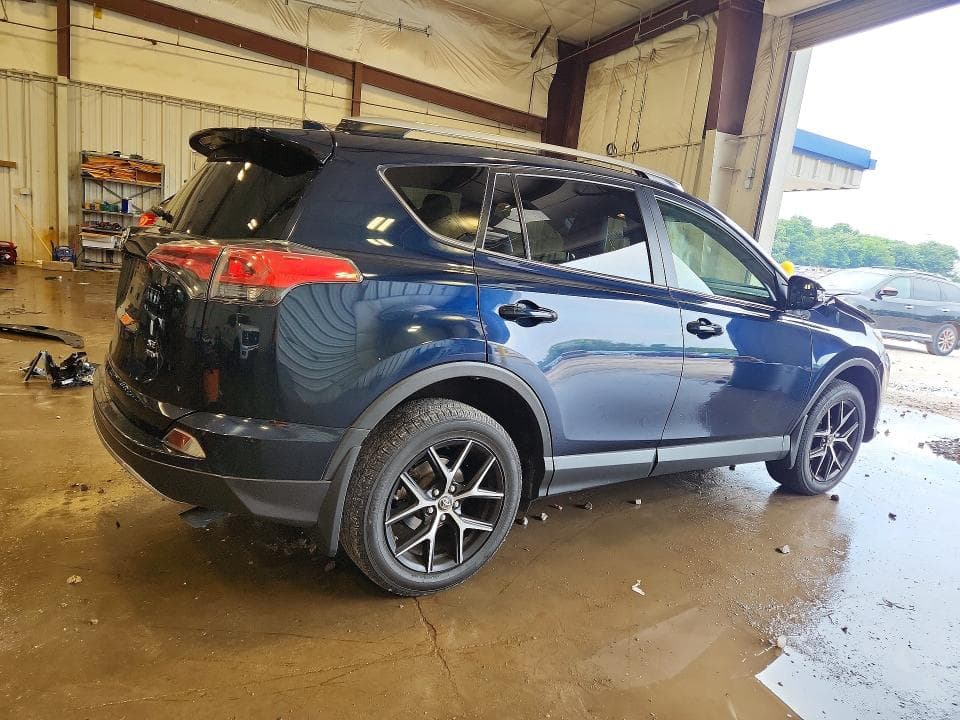 2018 TOYOTA RAV4 SE 3