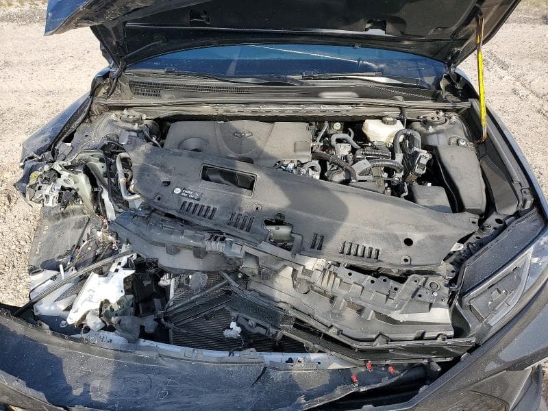 2025 TOYOTA CAMRY XSE 12