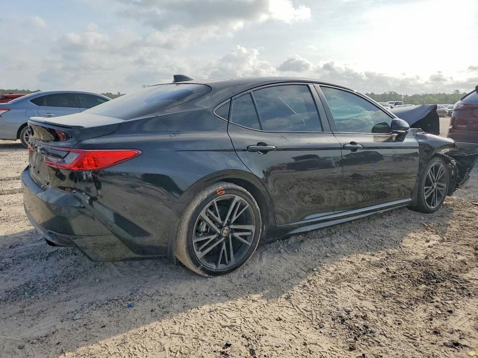 2025 TOYOTA CAMRY XSE 3