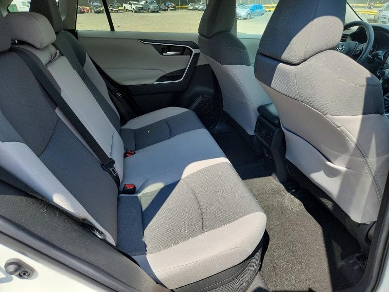 2021 TOYOTA RAV4 XLE 11