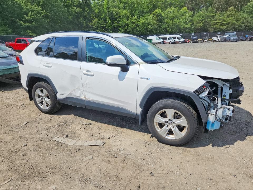 2021 TOYOTA RAV4 XLE 4