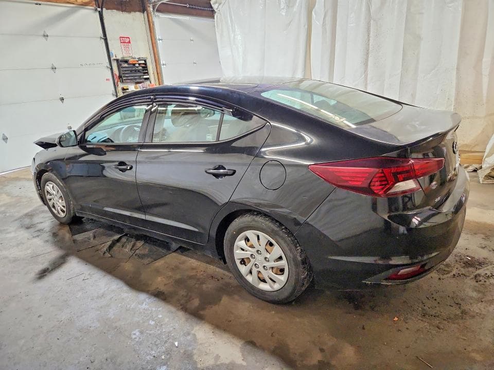 2019 HYUNDAI ELANTRA SE 2