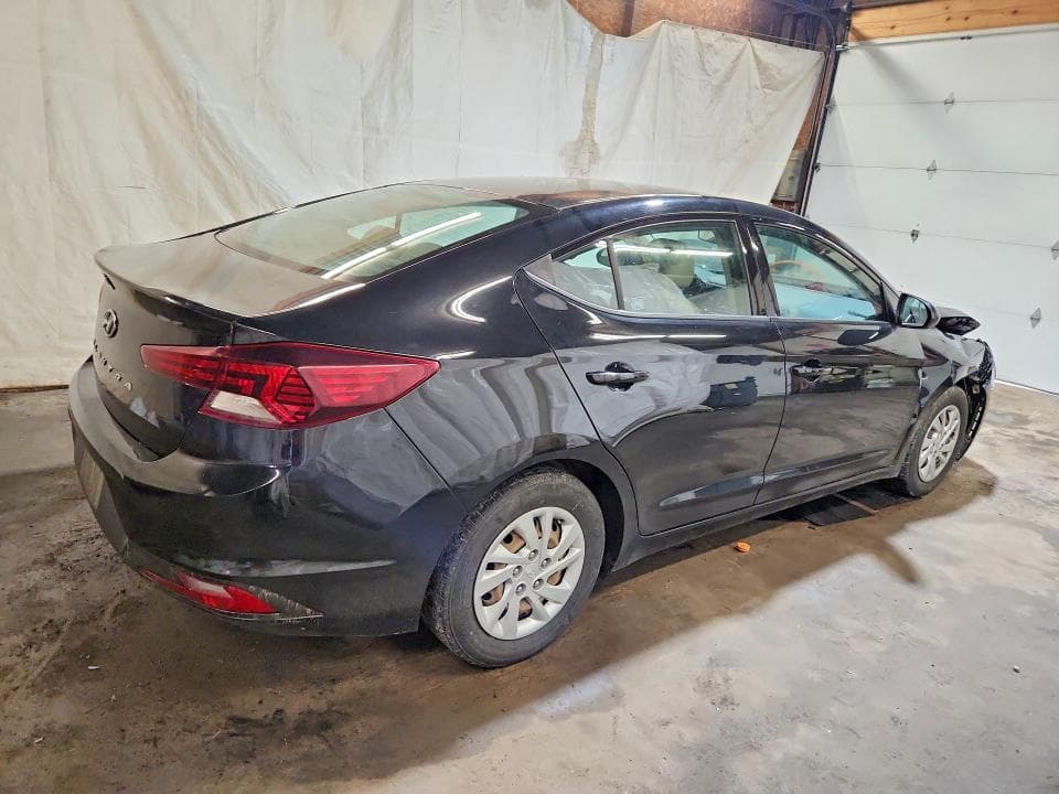 2019 HYUNDAI ELANTRA SE 3