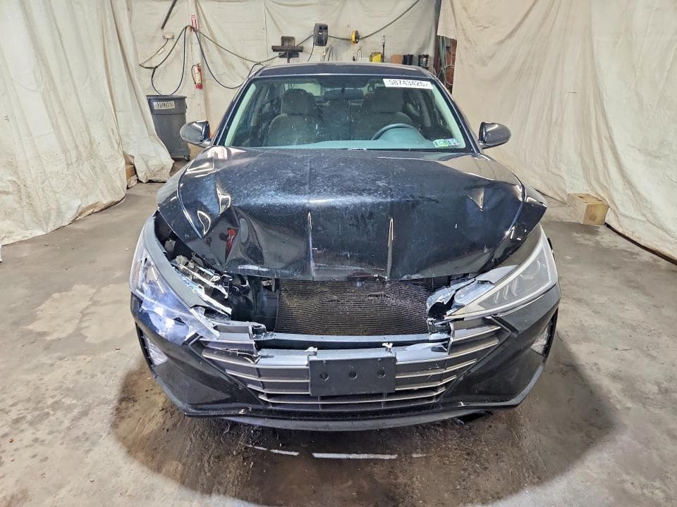 2019 HYUNDAI ELANTRA SE 5