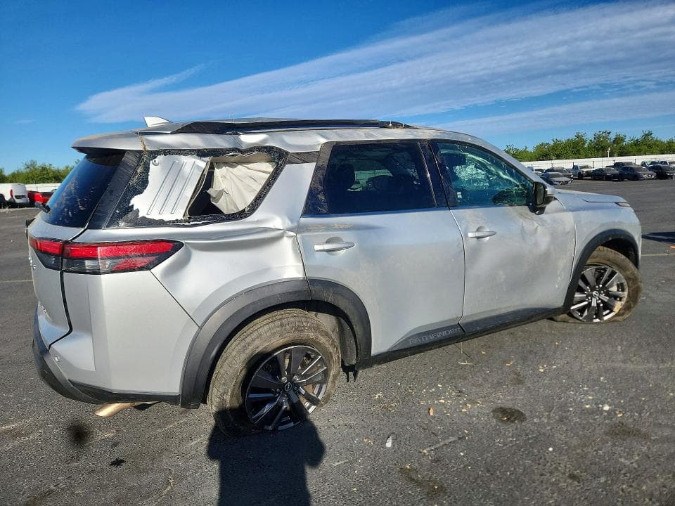 2022 NISSAN PATHFINDER SV 3