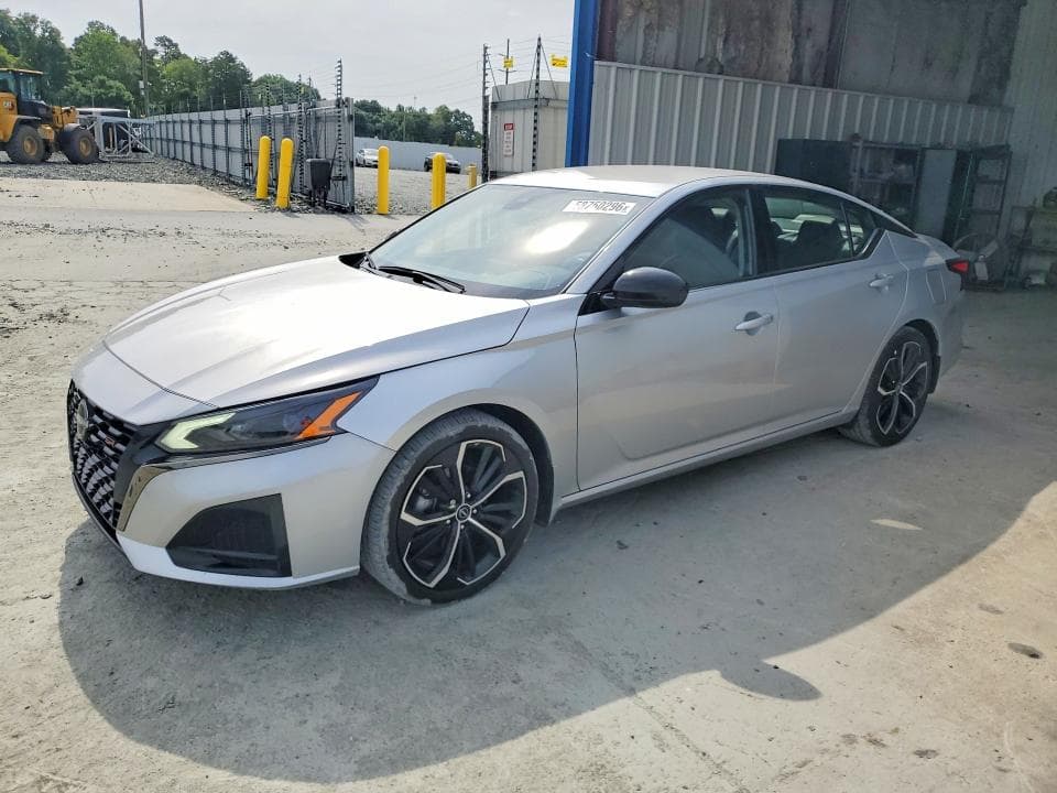 2023 NISSAN ALTIMA SR