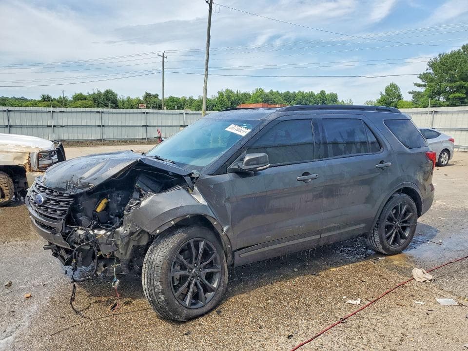 2017 FORD EXPLORER XLT - 1