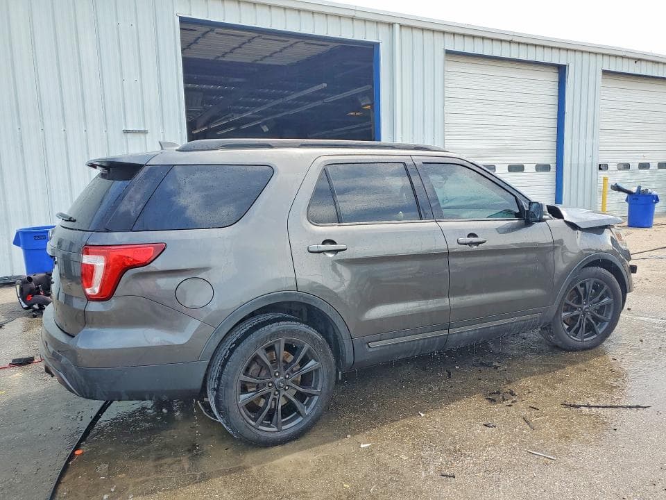 2017 FORD EXPLORER XLT 3