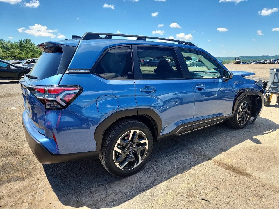 2025 SUBARU FORESTER LIMITED 3