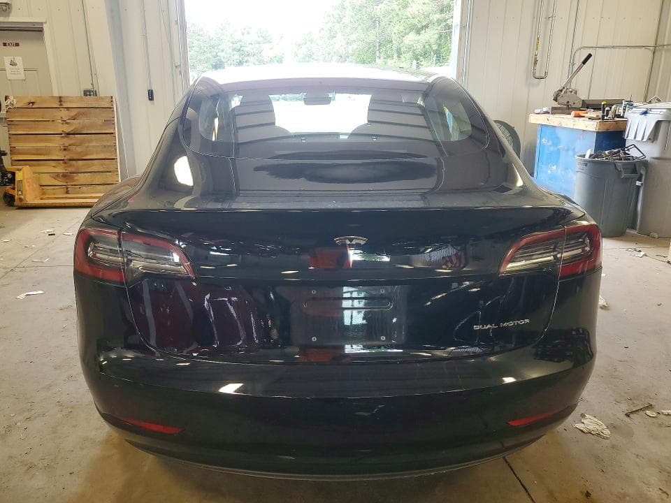 2018 TESLA MODEL 3 6
