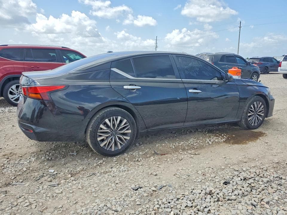 2023 NISSAN ALTIMA SV 3