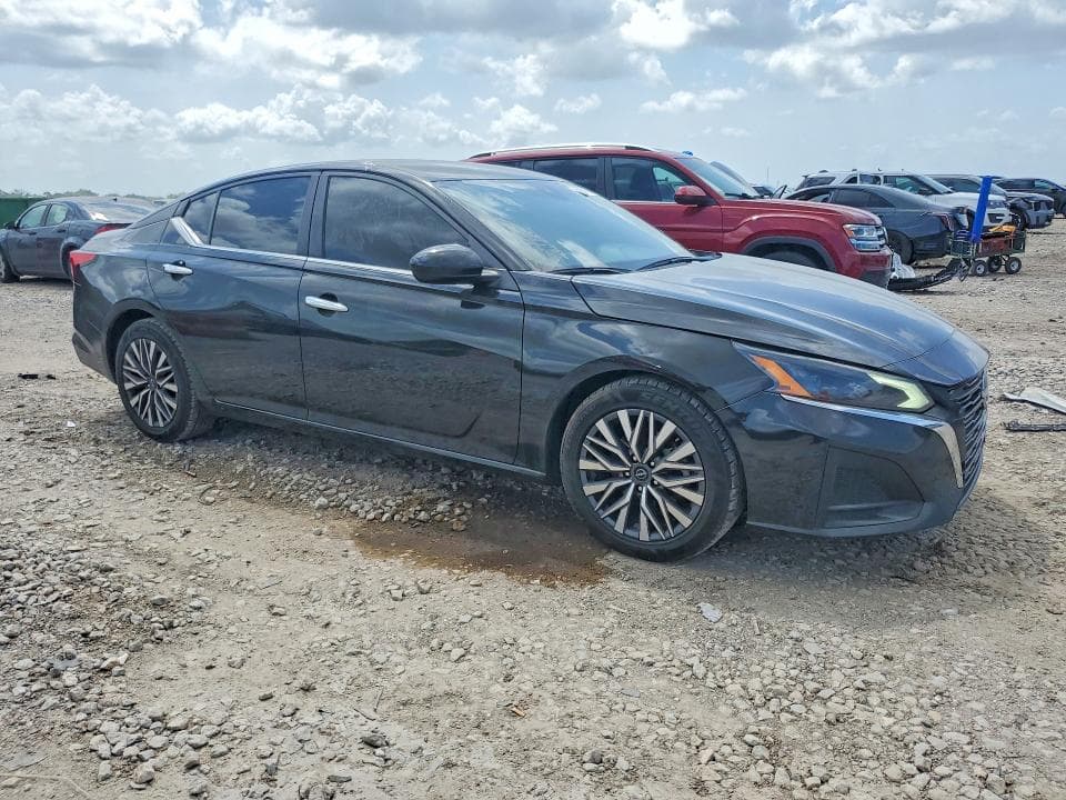 2023 NISSAN ALTIMA SV 4