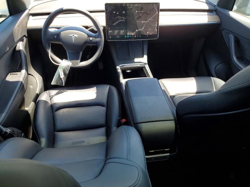 2022 TESLA MODEL Y 8