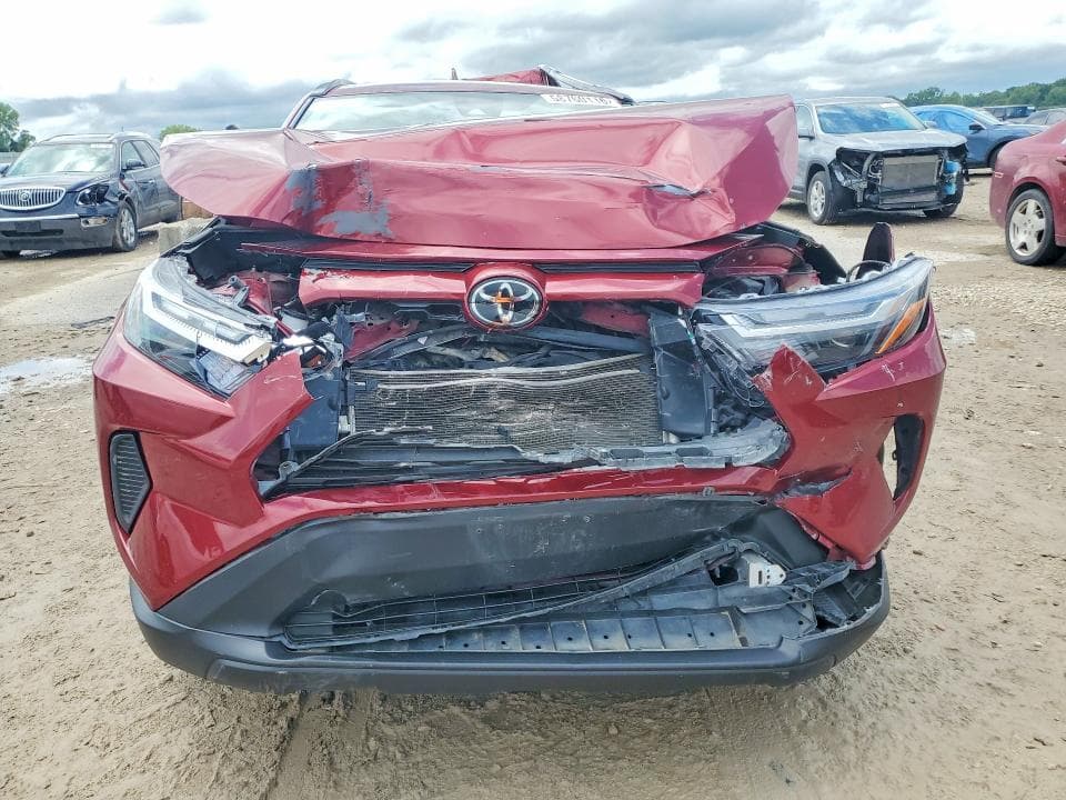 2023 TOYOTA RAV4 XLE 5