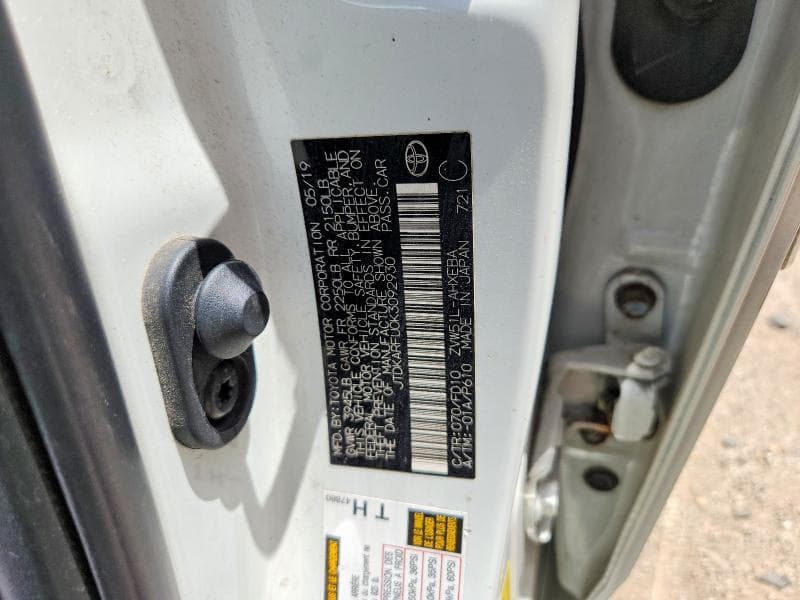 2019 TOYOTA PRIUS LE 12